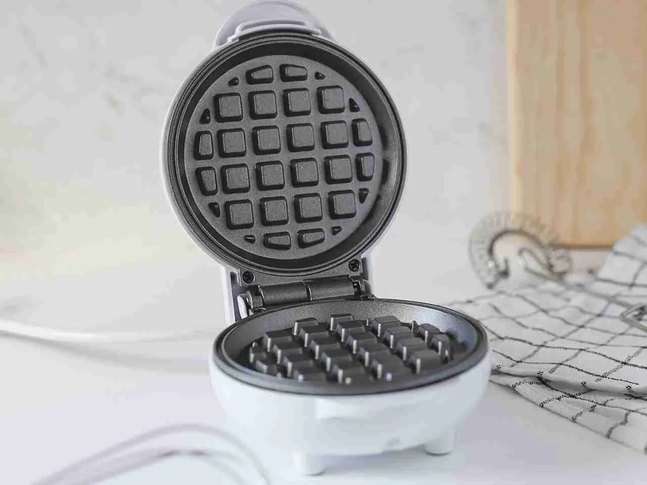 Mini Gofrera Antiadherente - Imagen 5