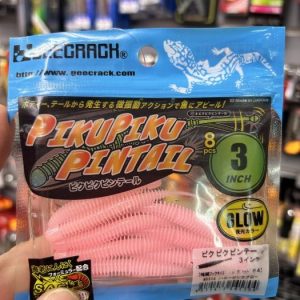 SEÑUELO GEECRACK PIKU PIKU PINTAIL 3 INCH ROSA GLOW «SPINNING»
