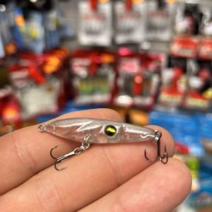 SEÑUELO MAGBITE MIMIQ 42mm 2.6GR #06 TRANSP METAL » ROCKFISHING»