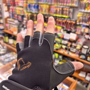 GUANTES SAVAGE GEAR NEOPRENE HALF FINGER talla M