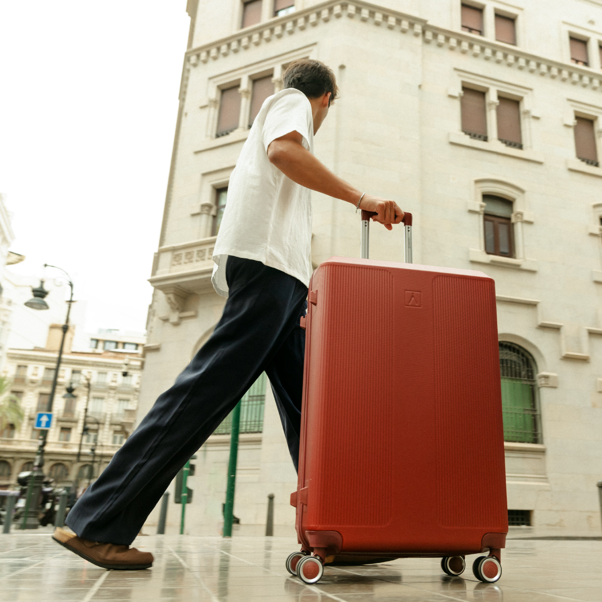 Maleta 25 Kg grande 76,5x49x29 cm Numada Elegance T15 28” (L) Rojo Vino - Imagen 3