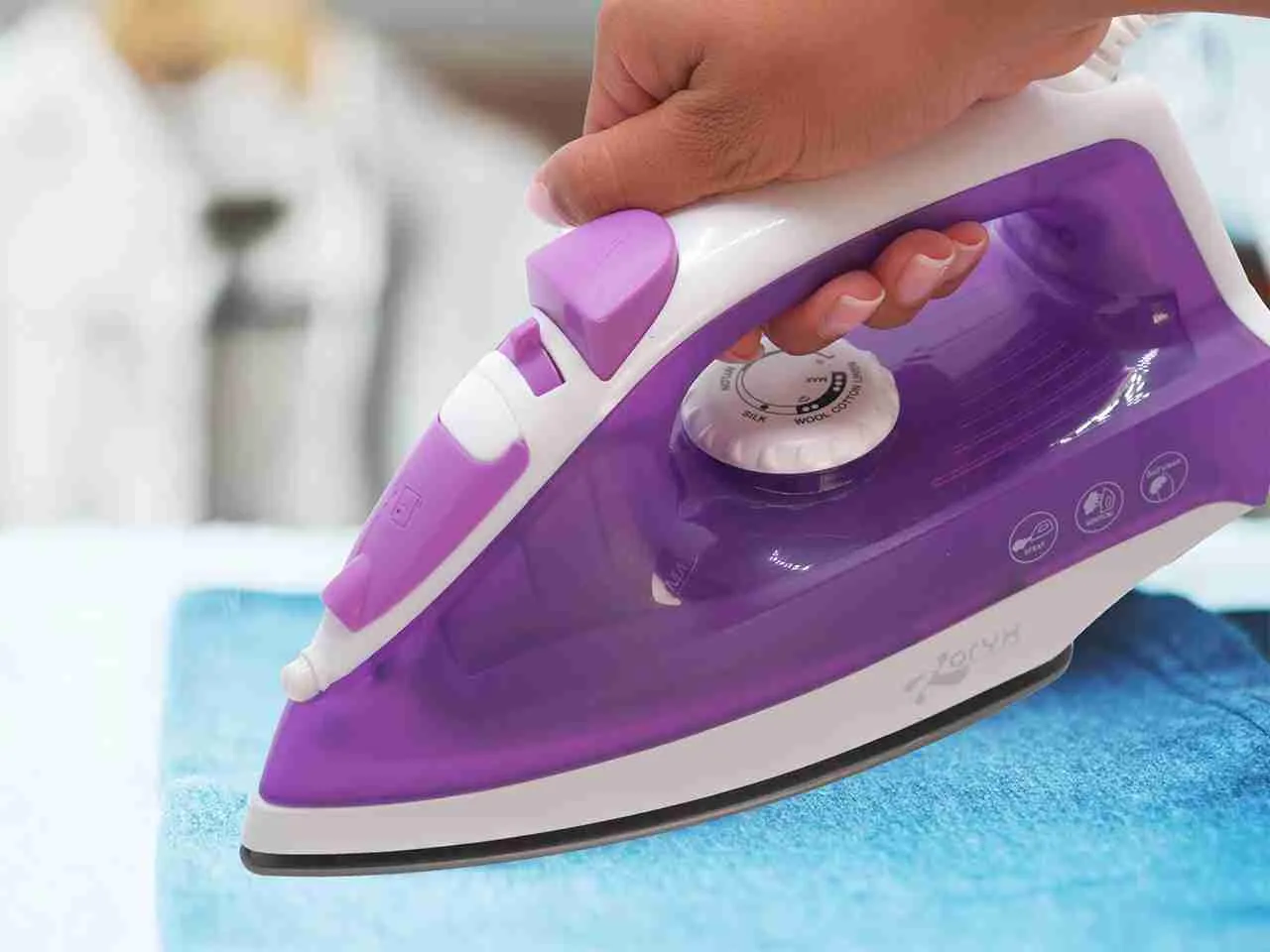 Plancha a Vapor Compacta – 1600W - Imagen 5