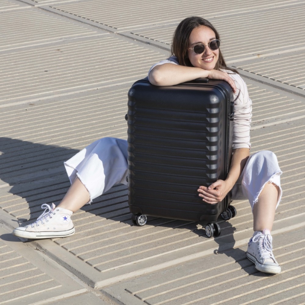 Juego de Maletas 4pzs. (Maleta 63cm, Mochila Cabina, Bolsa Viaje, Neceser 11L) Negro - Imagen 4