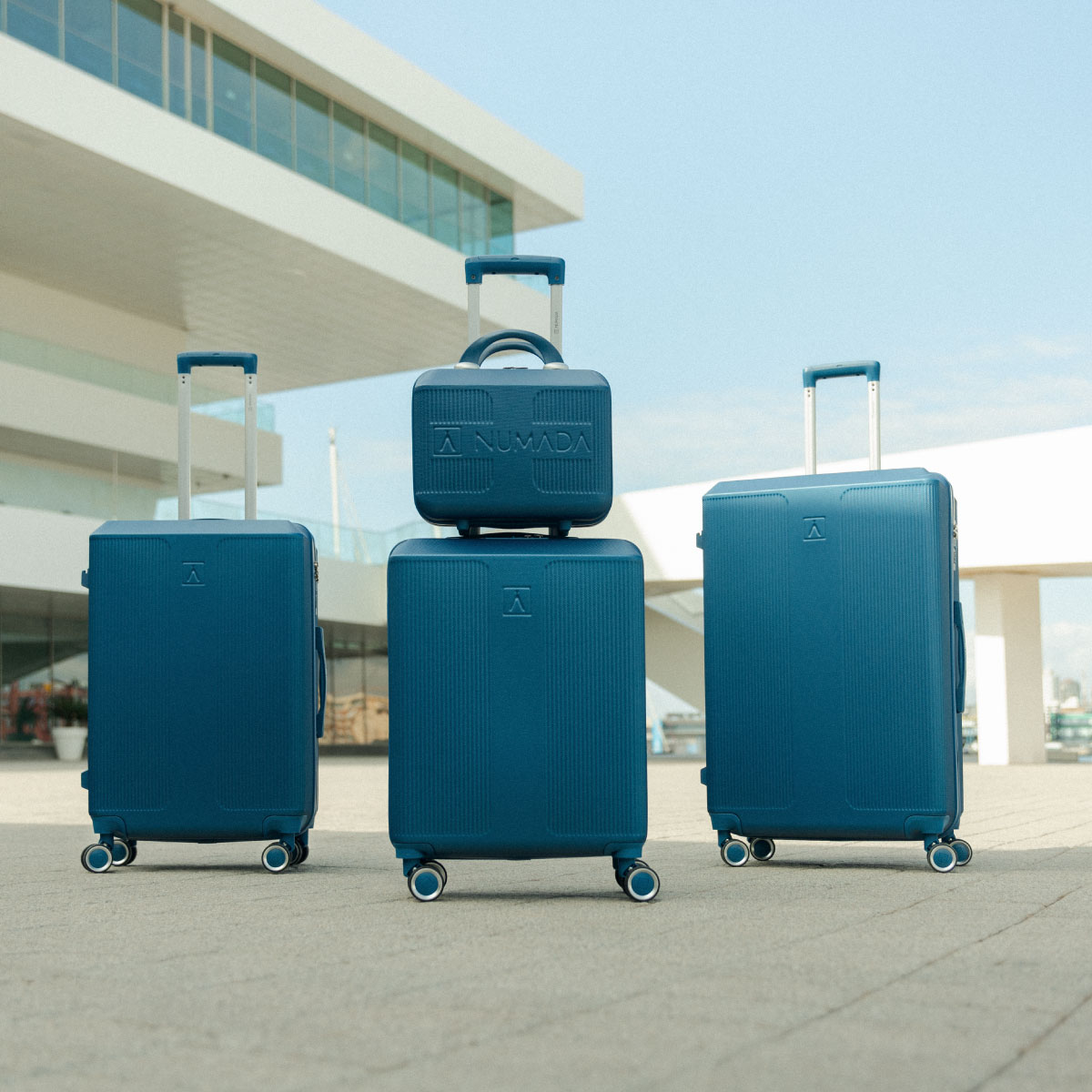 Juego de maletas 4 piezas (55/66,5/76,5cm + Neceser) Numada Elegance T15 Azul Profundo - Imagen 4