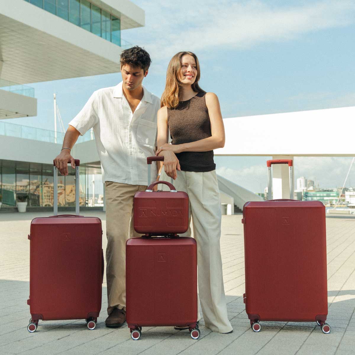 Juego de maletas 4 piezas (55/66,5/76,5cm + Neceser) Numada Elegance T15 Rojo Vino - Imagen 3