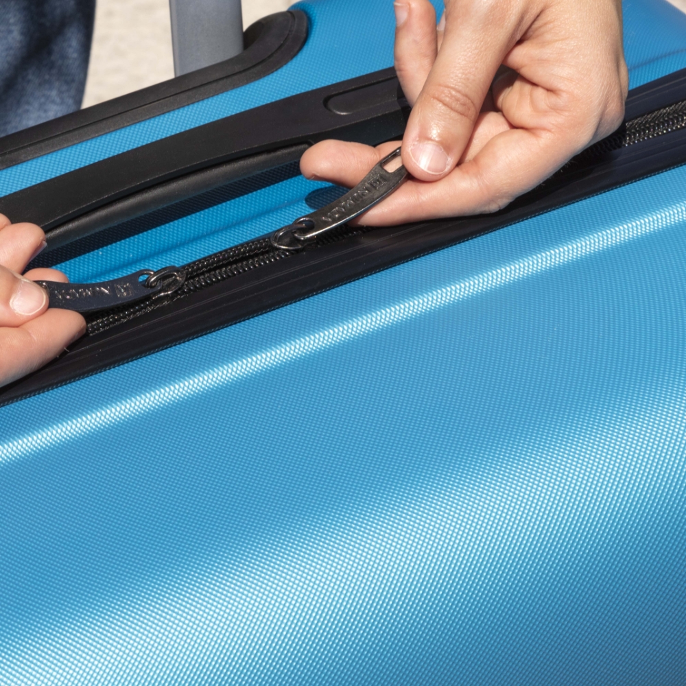 Maleta 18Kg mediana 63×39,5×26,8cm Numada Upfly 24” (M) Azul eléctrico - Imagen 7