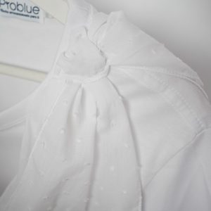 Camiseta blanca lazo