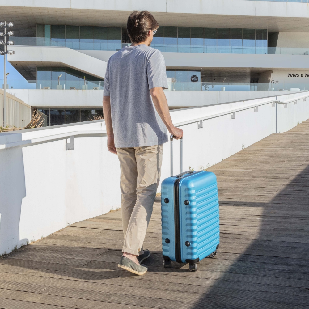 Maleta 18Kg mediana 63×39,5×26,8cm Numada Upfly 24” (M) Azul eléctrico - Imagen 4