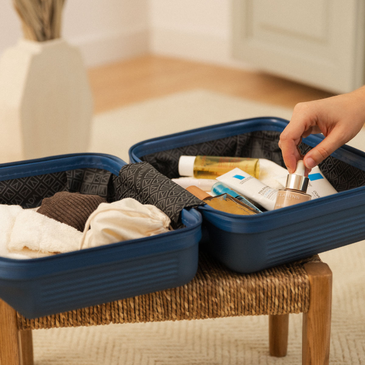 Neceser 5Kg rígido Numada Elegance T15 12” Azul Profundo - Imagen 6